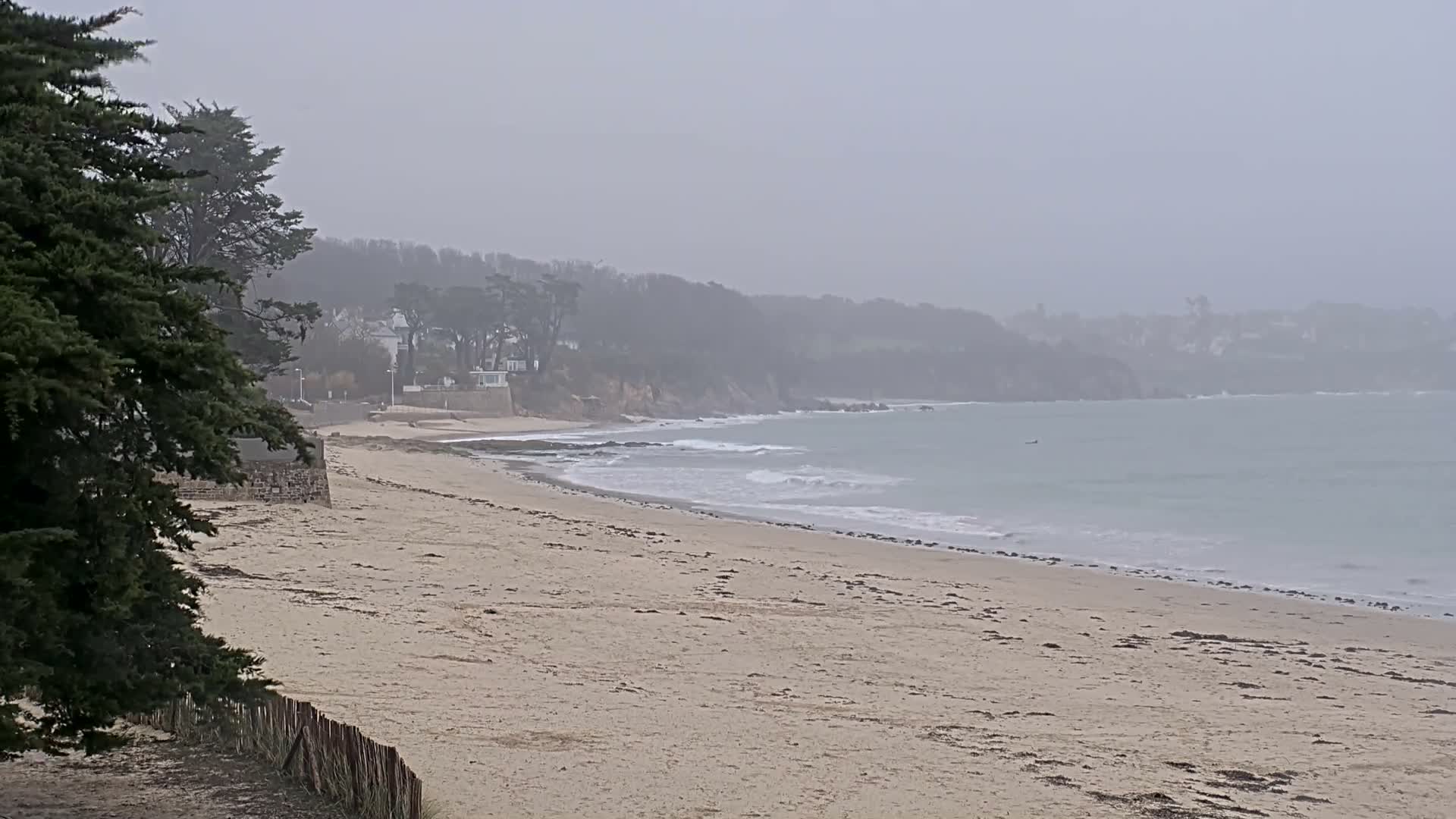 Plougonvelin Plage du Trez Hir Beach Live Cam - Brest, Finistère, Bretagne, France