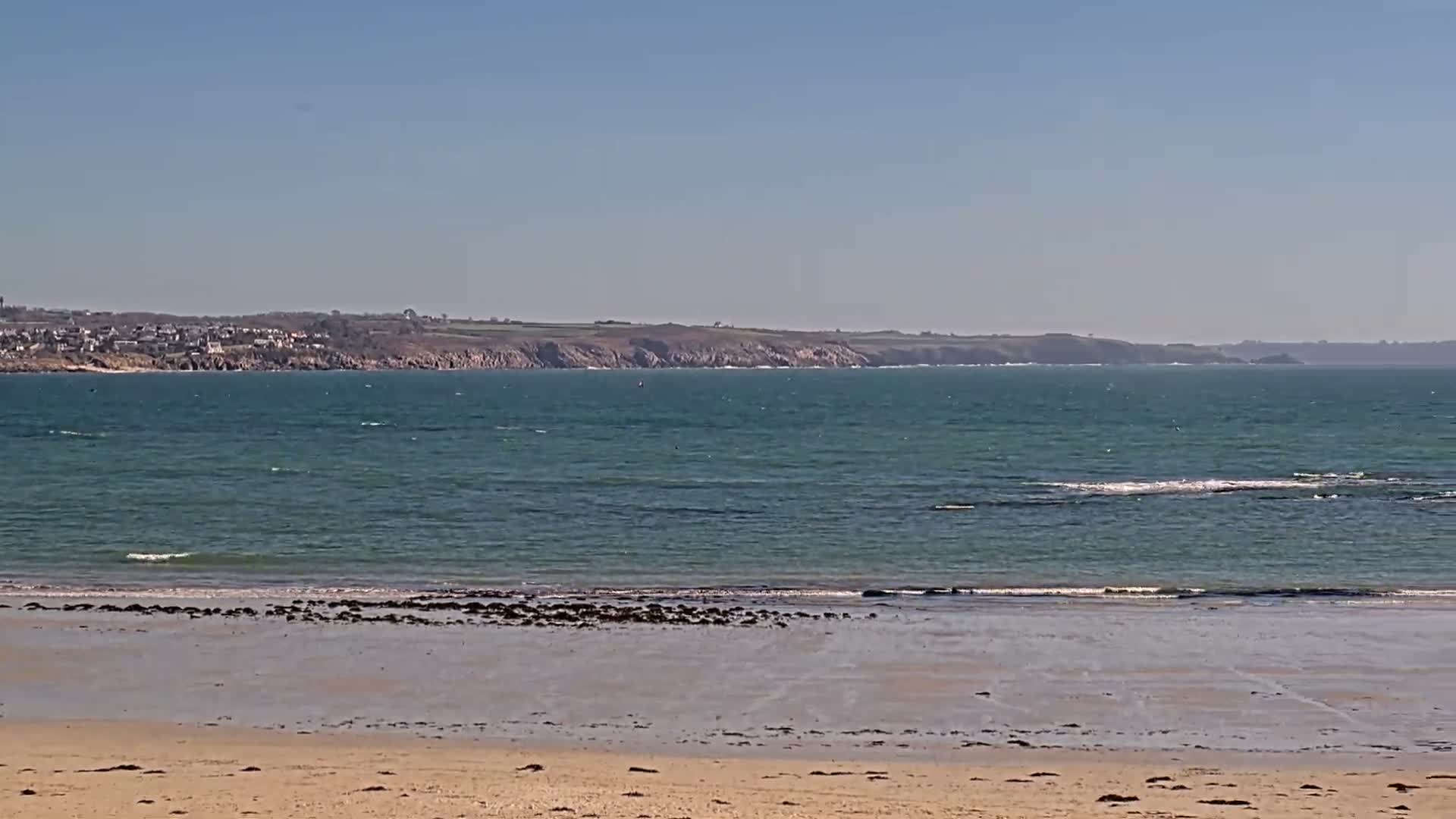 Plougonvelin Plage du Trez Hir Beach Live Cam - Brest, Finistère, Bretagne, France