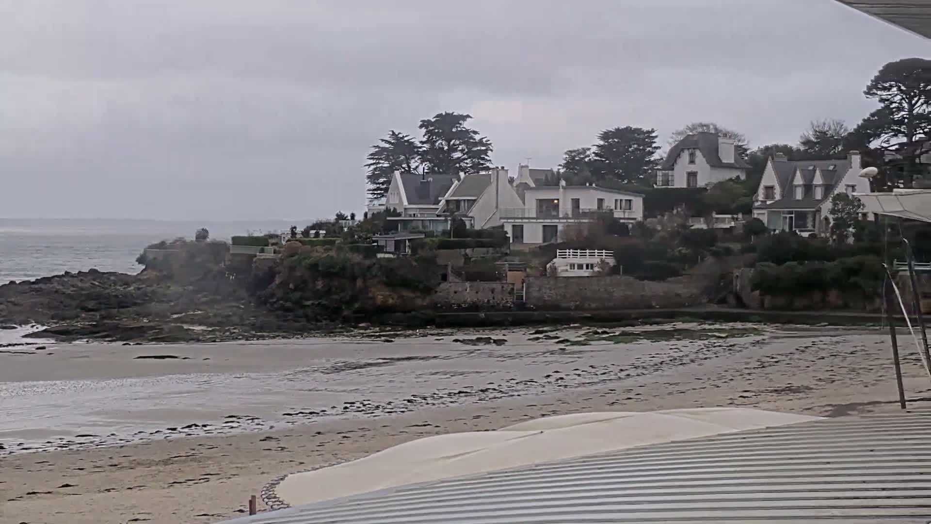 Plougonvelin Plage du Trez Hir Beach Live Cam - Brest, Finistère, Bretagne, France