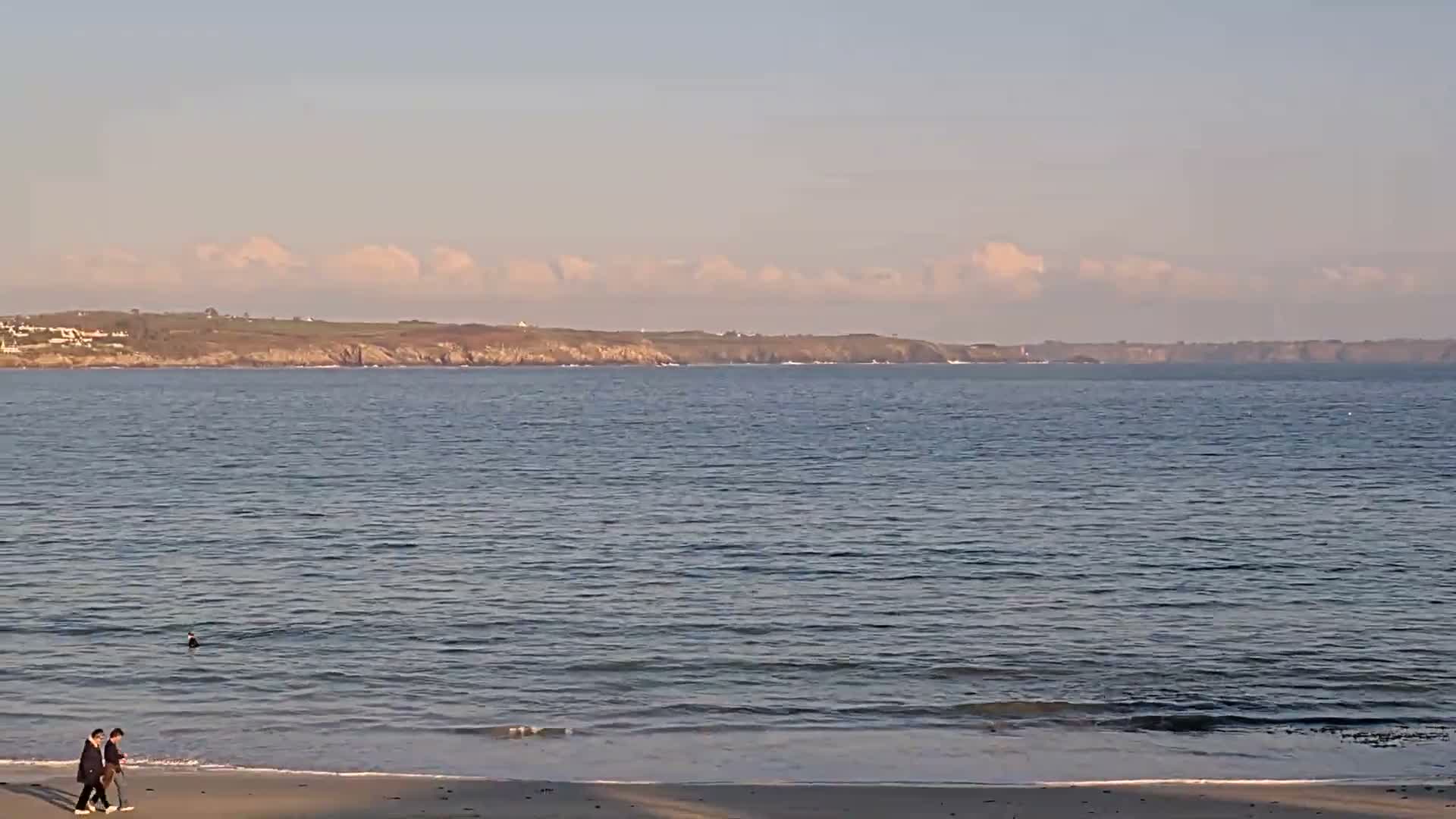 Plougonvelin Plage du Trez Hir Beach Live Cam - Brest, Finistère, Bretagne, France