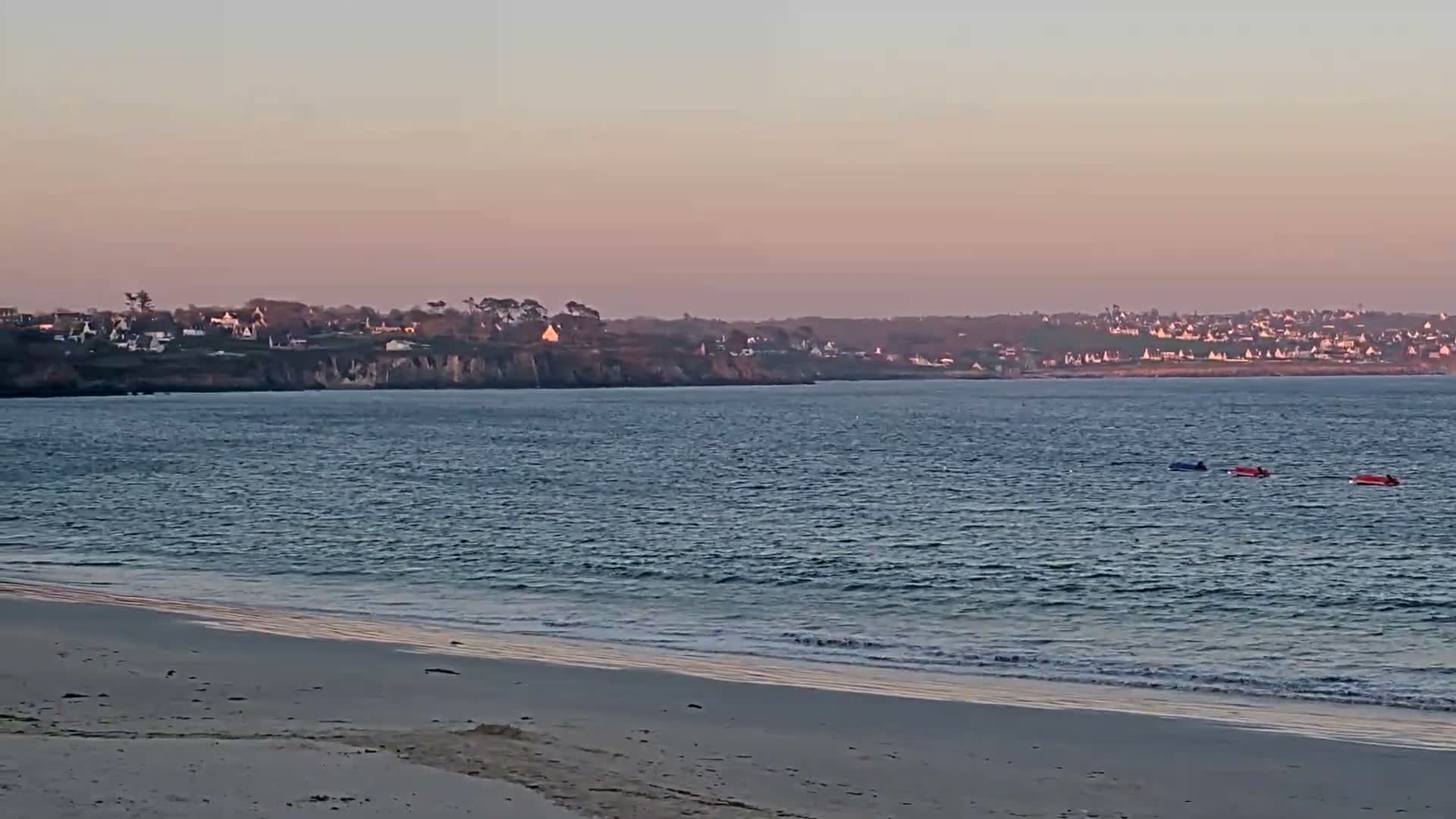 Plougonvelin Plage du Trez Hir Beach Live Cam - Brest, Finistère, Bretagne, France