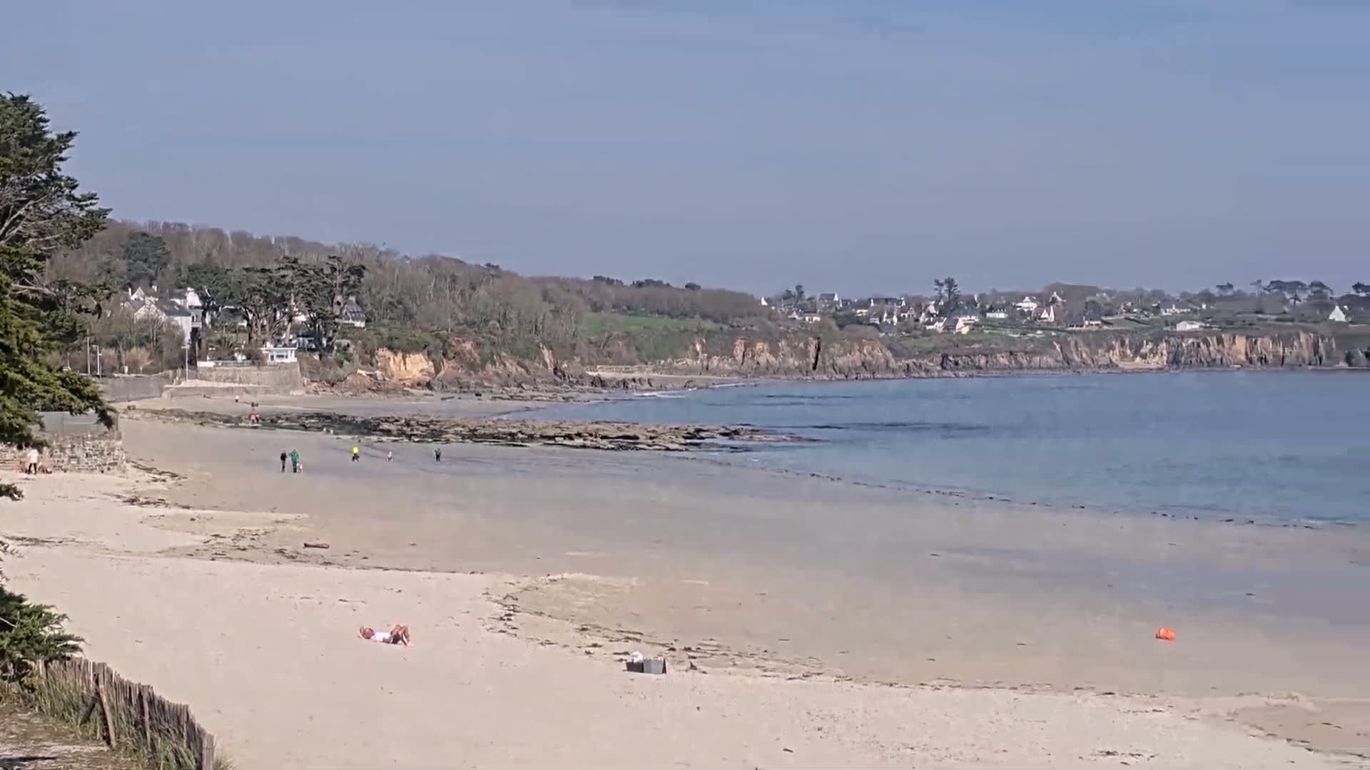 Plougonvelin Plage du Trez Hir Beach Live Cam - Brest, Finistère, Bretagne, France
