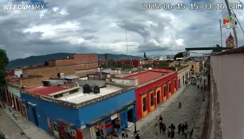 Oaxaca de Juarez City Skyline &  Templo de Santo Domingo de Guzman Church Square Live Cam - Oaxaca de Juárez, Oaxaca, Mexico