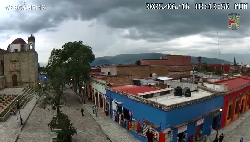 Oaxaca de Juarez City Skyline &  Templo de Santo Domingo de Guzman Church Square Live Cam - Oaxaca de Juárez, Oaxaca, Mexico