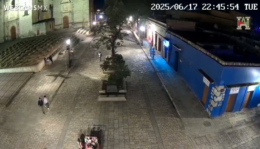Oaxaca de Juarez City Skyline &  Templo de Santo Domingo de Guzman Church Square Live Cam - Oaxaca de Juárez, Oaxaca, Mexico