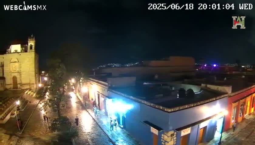 Oaxaca de Juarez City Skyline &  Templo de Santo Domingo de Guzman Church Square Live Cam - Oaxaca de Juárez, Oaxaca, Mexico