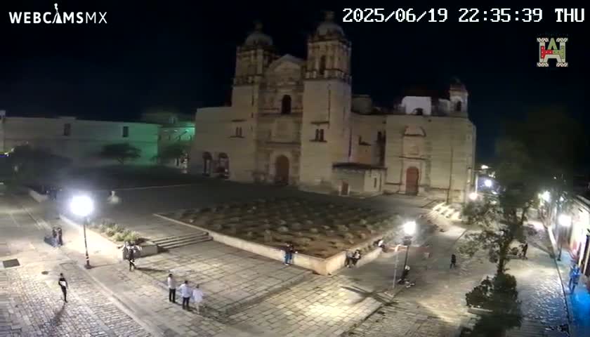 Oaxaca de Juarez City Skyline &  Templo de Santo Domingo de Guzman Church Square Live Cam - Oaxaca de Juárez, Oaxaca, Mexico