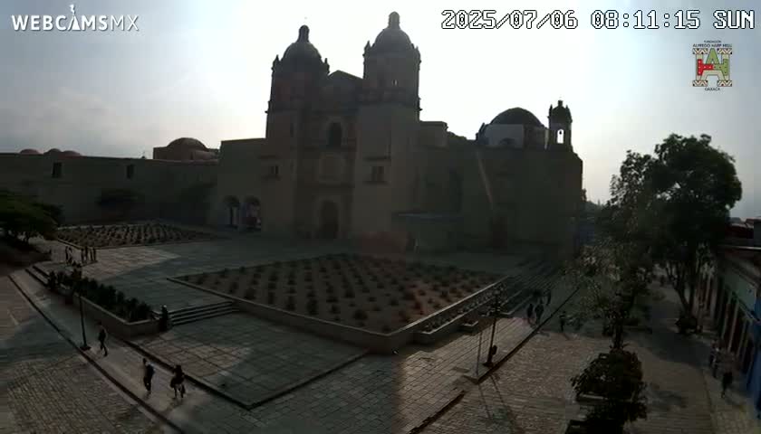 Oaxaca de Juarez City Skyline &  Templo de Santo Domingo de Guzman Church Square Live Cam - Oaxaca de Juárez, Oaxaca, Mexico