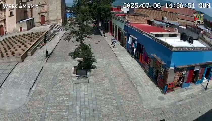 Oaxaca de Juarez City Skyline &  Templo de Santo Domingo de Guzman Church Square Live Cam - Oaxaca de Juárez, Oaxaca, Mexico
