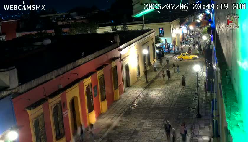 Oaxaca de Juarez City Skyline &  Templo de Santo Domingo de Guzman Church Square Live Cam - Oaxaca de Juárez, Oaxaca, Mexico