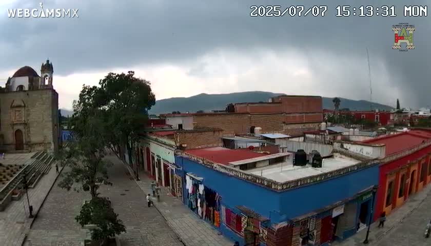 Oaxaca de Juarez City Skyline &  Templo de Santo Domingo de Guzman Church Square Live Cam - Oaxaca de Juárez, Oaxaca, Mexico