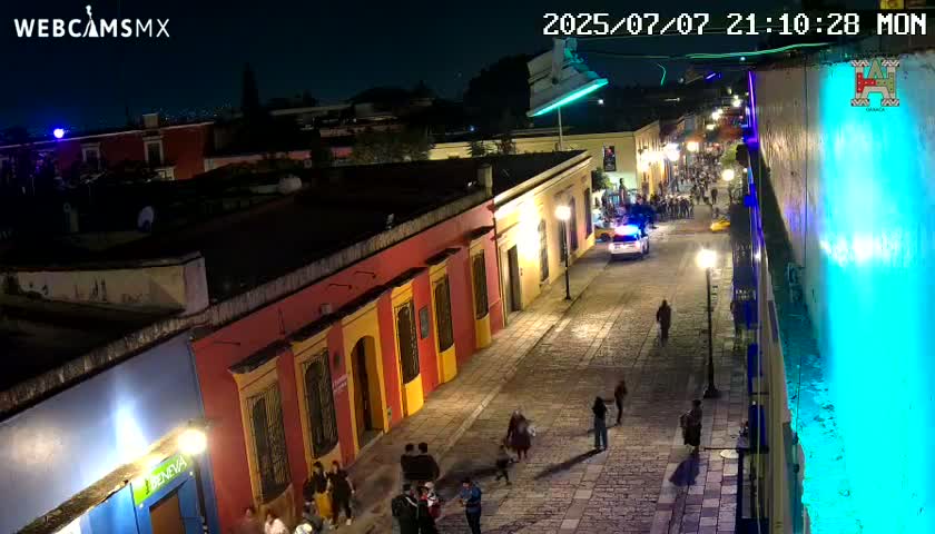 Oaxaca de Juarez City Skyline &  Templo de Santo Domingo de Guzman Church Square Live Cam - Oaxaca de Juárez, Oaxaca, Mexico