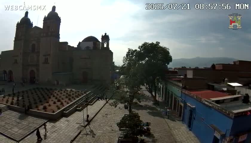 Oaxaca de Juarez City Skyline &  Templo de Santo Domingo de Guzman Church Square Live Cam - Oaxaca de Juárez, Oaxaca, Mexico