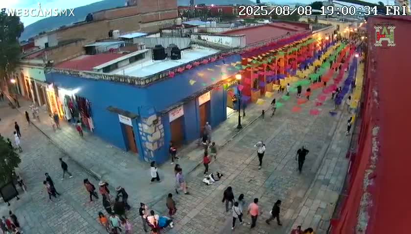 Oaxaca de Juarez City Skyline &  Templo de Santo Domingo de Guzman Church Square Live Cam - Oaxaca de Juárez, Oaxaca, Mexico