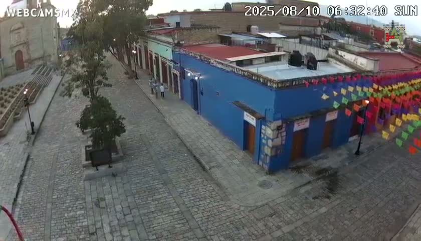 Oaxaca de Juarez City Skyline &  Templo de Santo Domingo de Guzman Church Square Live Cam - Oaxaca de Juárez, Oaxaca, Mexico