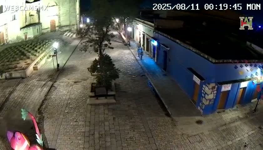 Oaxaca de Juarez City Skyline &  Templo de Santo Domingo de Guzman Church Square Live Cam - Oaxaca de Juárez, Oaxaca, Mexico