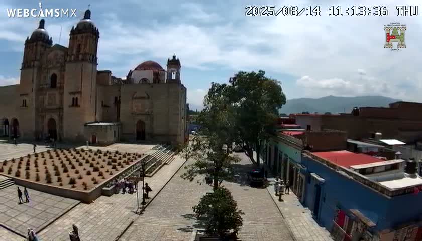 Oaxaca de Juarez City Skyline &  Templo de Santo Domingo de Guzman Church Square Live Cam - Oaxaca de Juárez, Oaxaca, Mexico