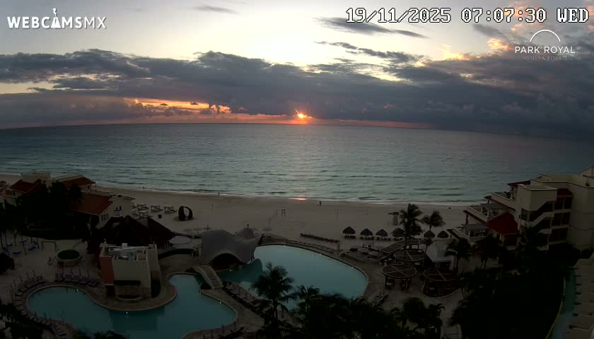 Oaxaca de Juarez City Skyline &  Templo de Santo Domingo de Guzman Church Square Live Cam - Oaxaca de Juárez, Oaxaca, Mexico