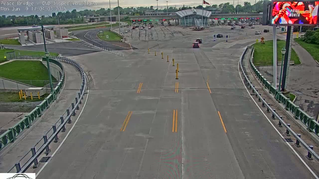 Fort Erie, Peace Bridge Canadian Inspection Plaza & Border Crossing Tool Booths Live Cam - Fort Erie, Niagara, Ontario, Canada