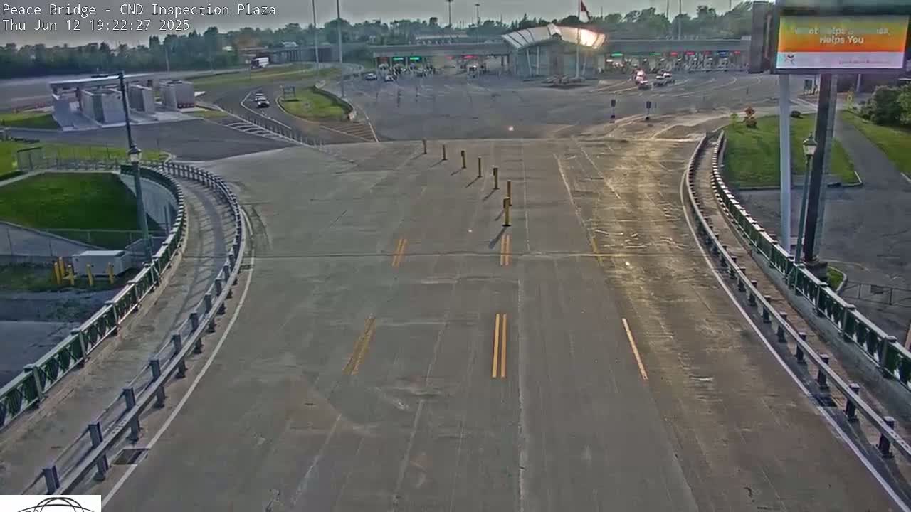 Fort Erie, Peace Bridge Canadian Inspection Plaza & Border Crossing Tool Booths Live Cam - Fort Erie, Niagara, Ontario, Canada