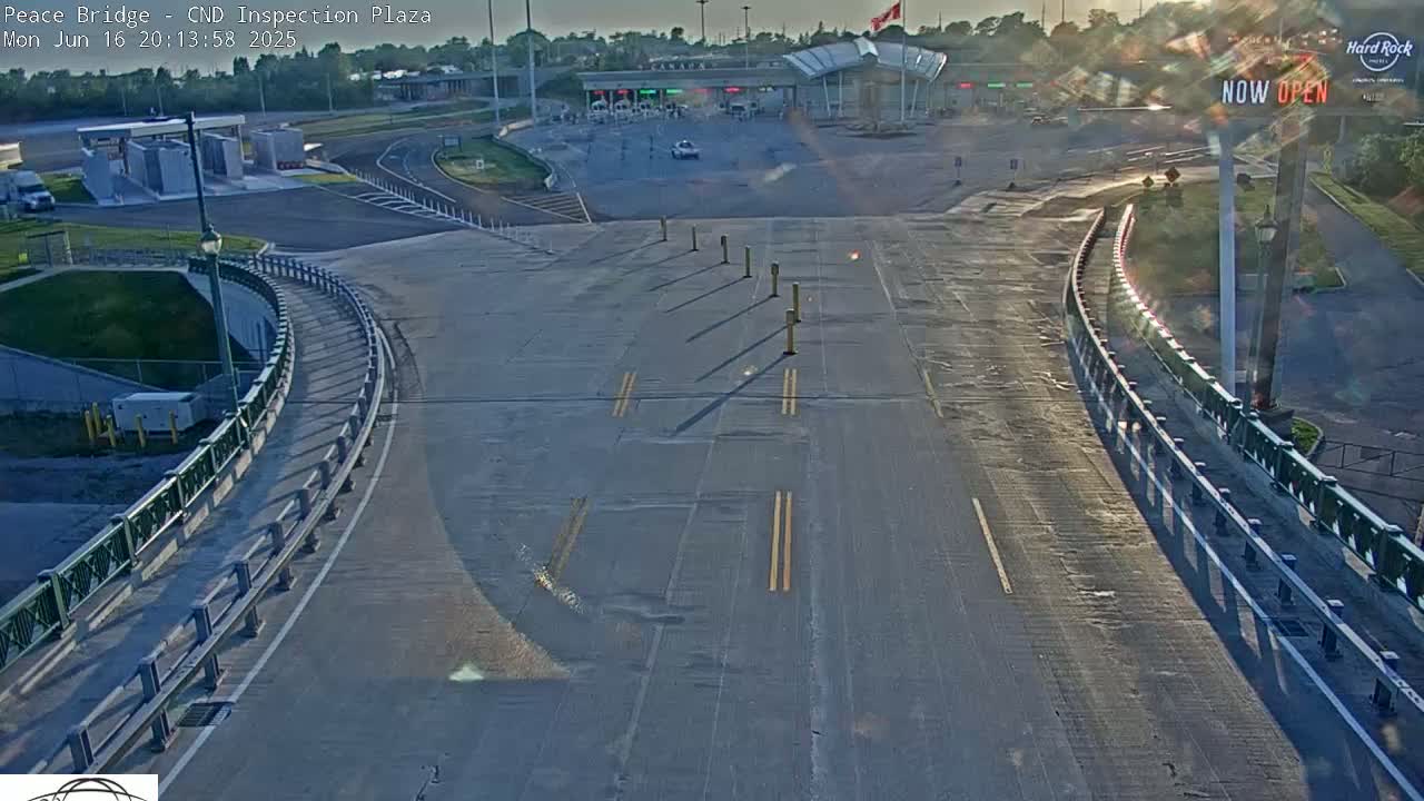 Fort Erie, Peace Bridge Canadian Inspection Plaza & Border Crossing Tool Booths Live Cam - Fort Erie, Niagara, Ontario, Canada