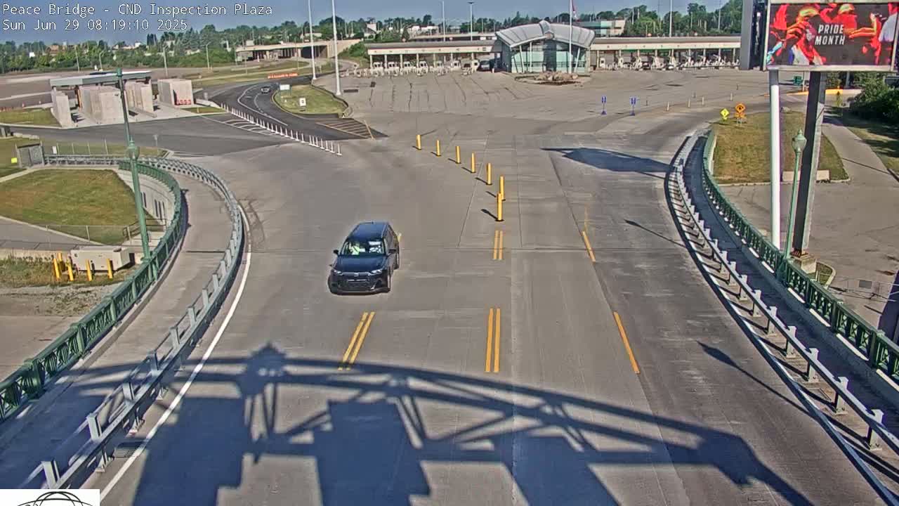 Fort Erie, Peace Bridge Canadian Inspection Plaza & Border Crossing Tool Booths Live Cam - Fort Erie, Niagara, Ontario, Canada