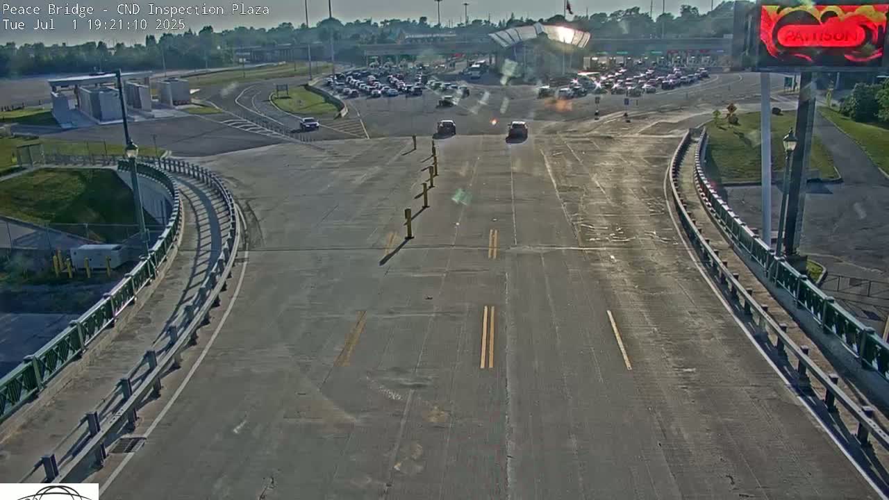 Fort Erie, Peace Bridge Canadian Inspection Plaza & Border Crossing Tool Booths Live Cam - Fort Erie, Niagara, Ontario, Canada