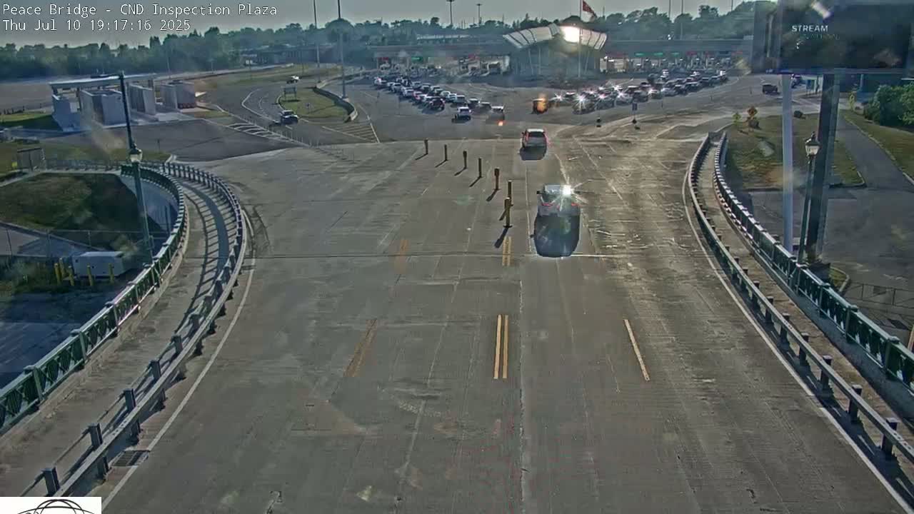 Fort Erie, Peace Bridge Canadian Inspection Plaza & Border Crossing Tool Booths Live Cam - Fort Erie, Niagara, Ontario, Canada