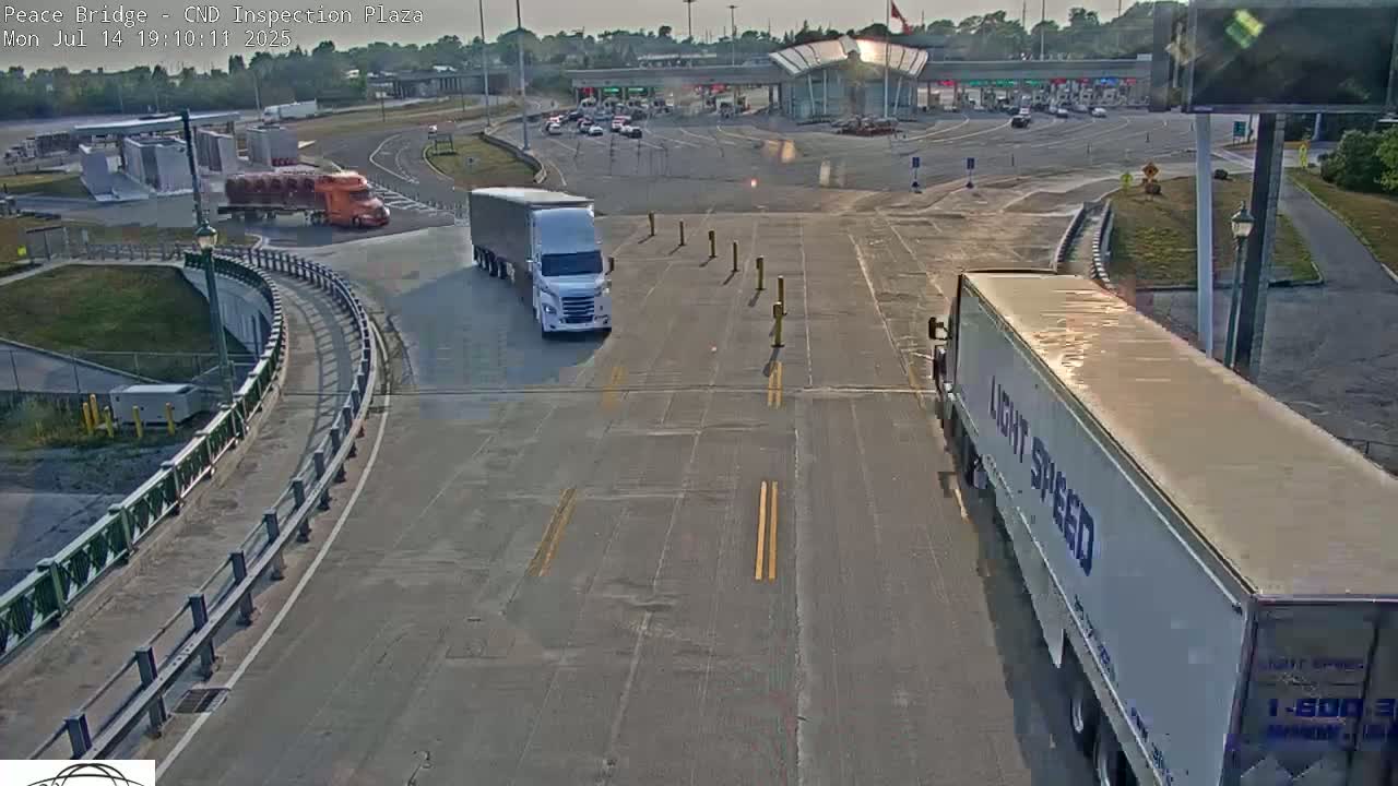 Fort Erie, Peace Bridge Canadian Inspection Plaza & Border Crossing Tool Booths Live Cam - Fort Erie, Niagara, Ontario, Canada