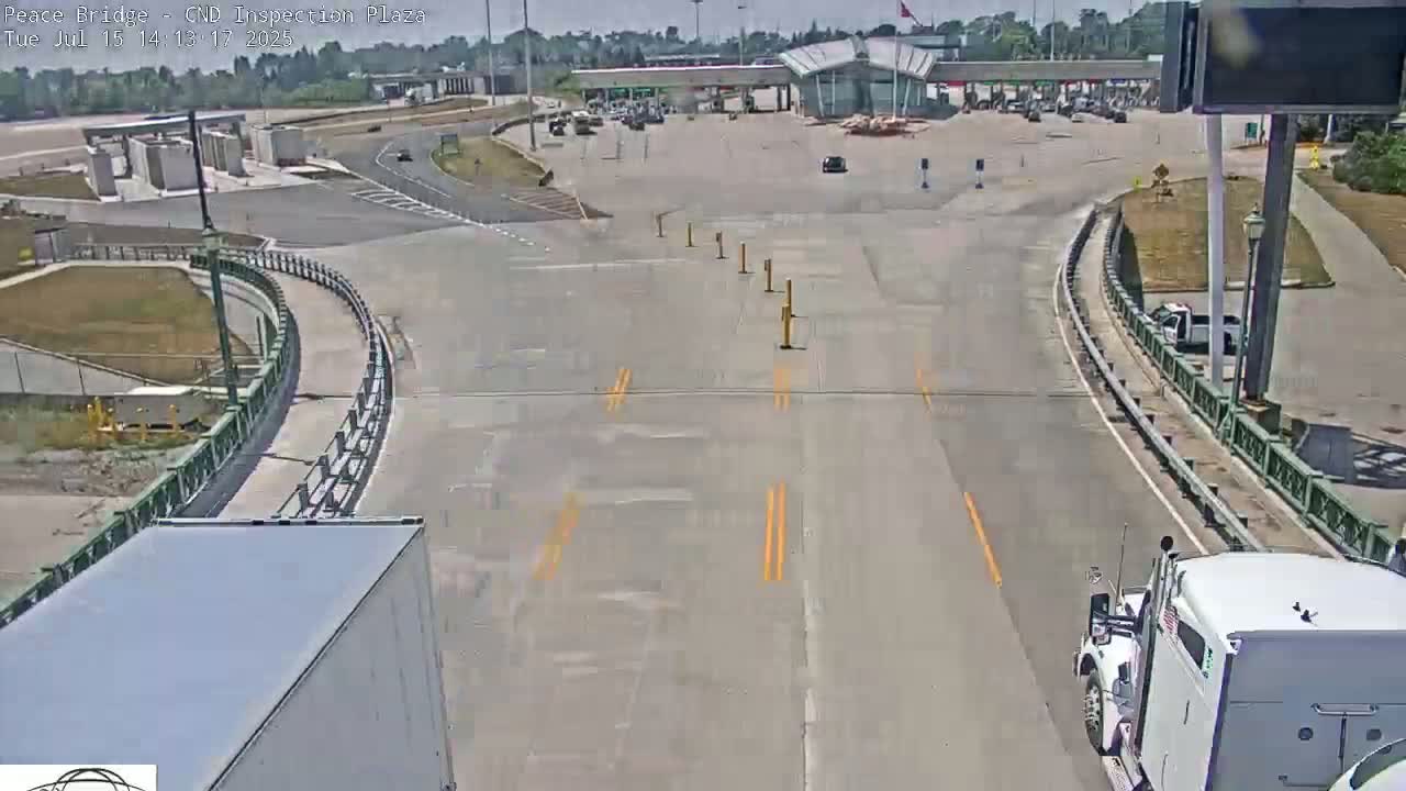 Fort Erie, Peace Bridge Canadian Inspection Plaza & Border Crossing Tool Booths Live Cam - Fort Erie, Niagara, Ontario, Canada