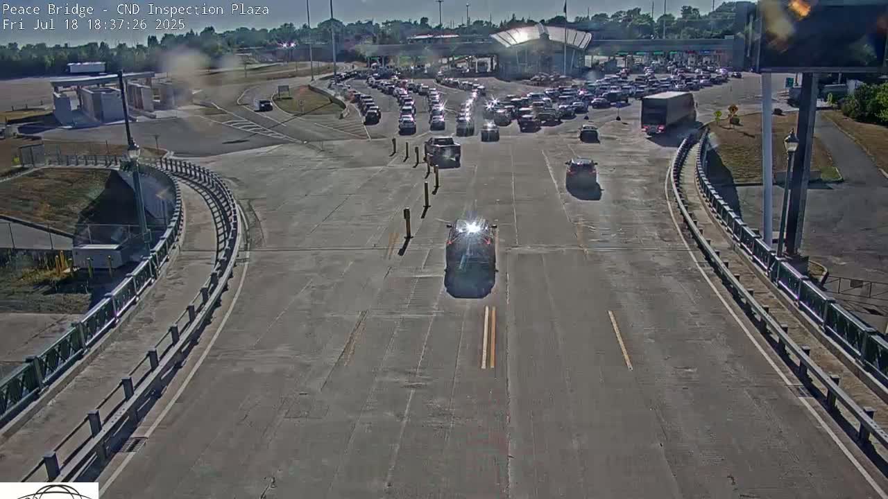 Fort Erie, Peace Bridge Canadian Inspection Plaza & Border Crossing Tool Booths Live Cam - Fort Erie, Niagara, Ontario, Canada