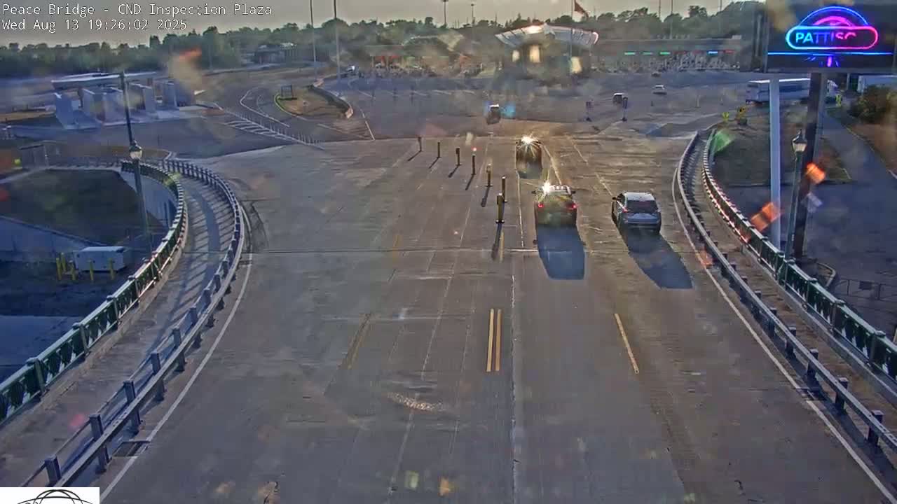 Fort Erie, Peace Bridge Canadian Inspection Plaza & Border Crossing Tool Booths Live Cam - Fort Erie, Niagara, Ontario, Canada