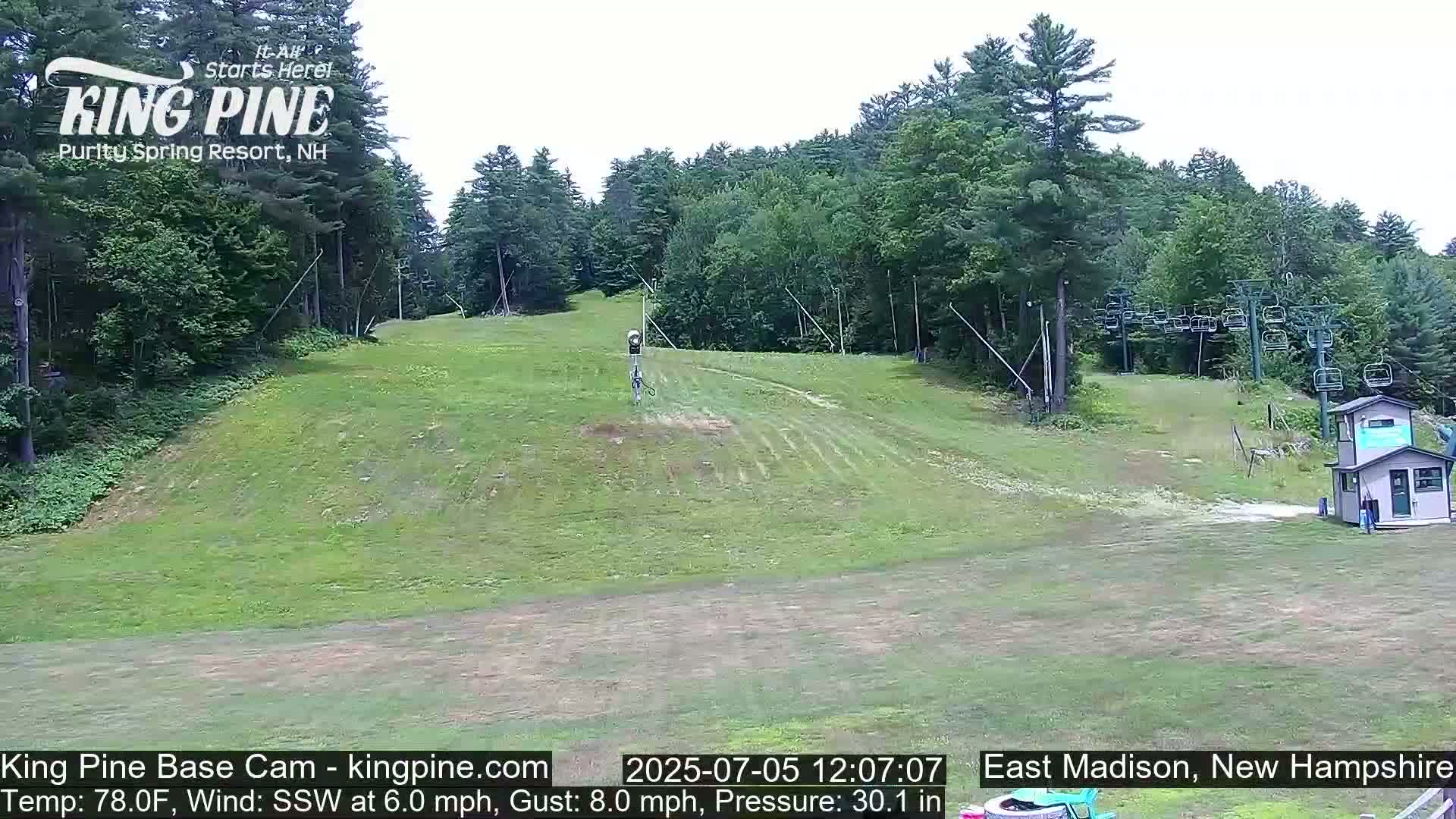 King Pine Base Ski Live Cam - Madison, New Hampshire, USA