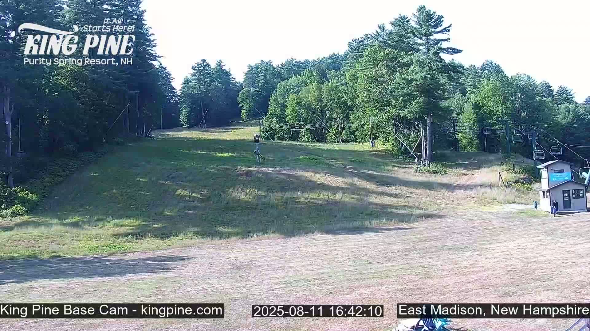 King Pine Base Ski Live Cam - Madison, New Hampshire, USA