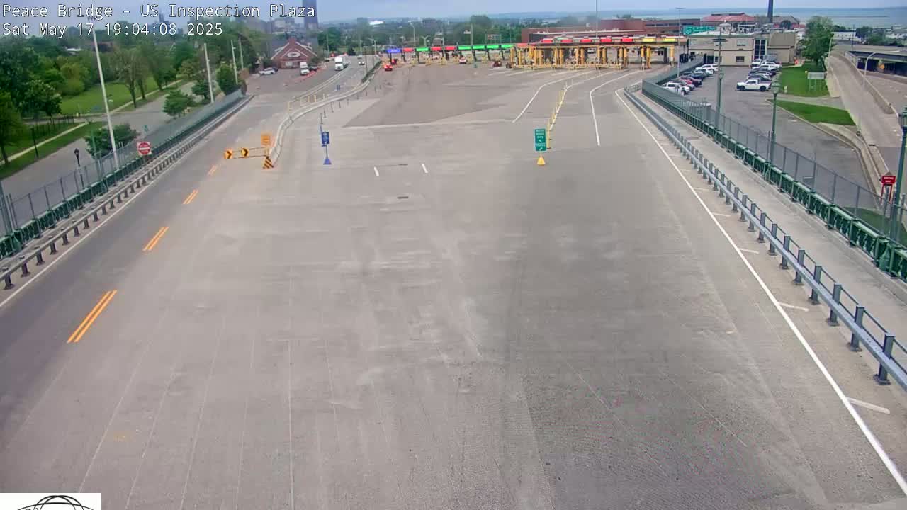 Buffalo, Peace Bridge USA Inspection Plaza & Lane Live Cam - Buffalo, Erie , Buffalo -Niagara Falls, New York, USA