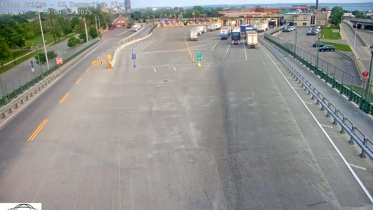 Buffalo, Peace Bridge USA Inspection Plaza & Lane Live Cam - Buffalo, Erie , Buffalo -Niagara Falls, New York, USA