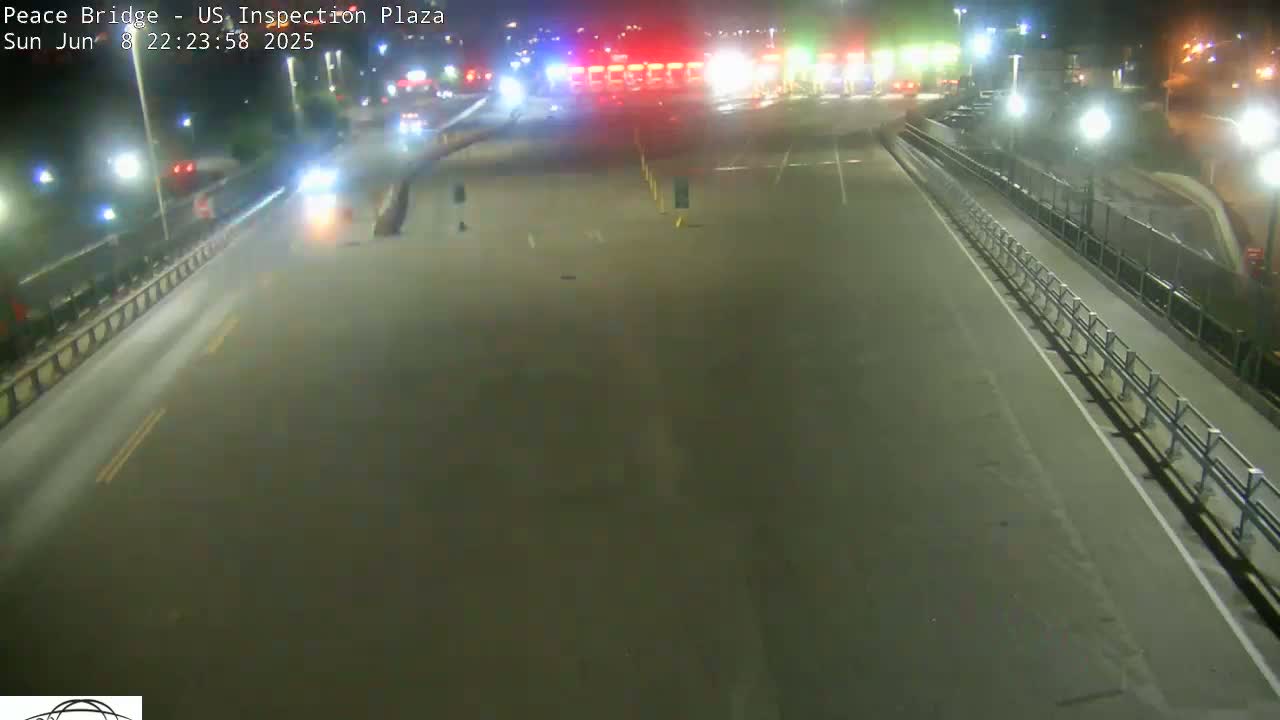 Buffalo, Peace Bridge USA Inspection Plaza & Lane Live Cam - Buffalo, Erie , Buffalo -Niagara Falls, New York, USA