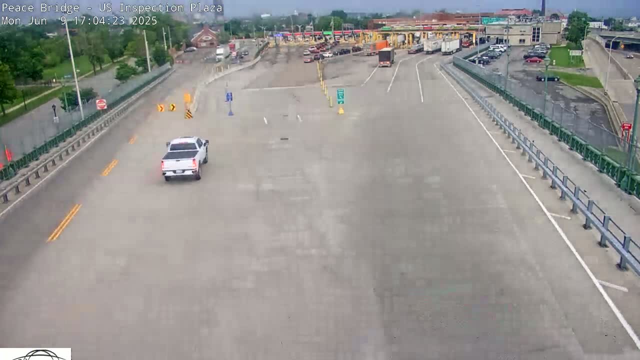 Buffalo, Peace Bridge USA Inspection Plaza & Lane Live Cam - Buffalo, Erie , Buffalo -Niagara Falls, New York, USA