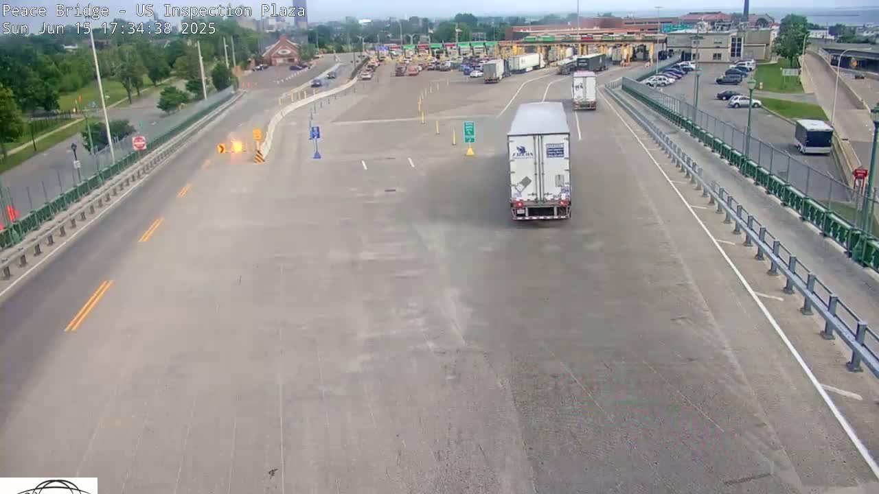 Buffalo, Peace Bridge USA Inspection Plaza & Lane Live Cam - Buffalo, Erie , Buffalo -Niagara Falls, New York, USA