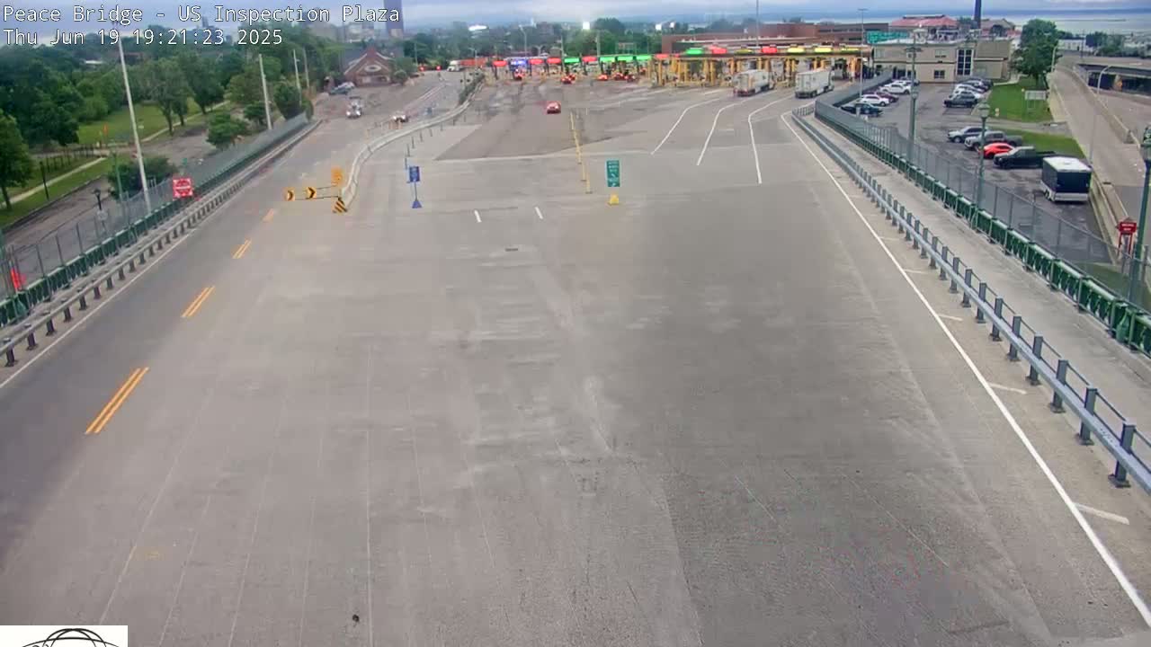 Buffalo, Peace Bridge USA Inspection Plaza & Lane Live Cam - Buffalo, Erie , Buffalo -Niagara Falls, New York, USA