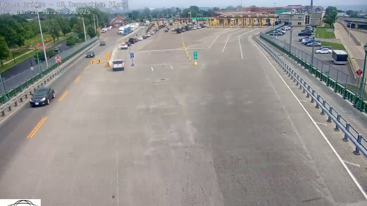 Buffalo, Peace Bridge USA Inspection Plaza & Lane Live Cam - Buffalo, Erie , Buffalo -Niagara Falls, New York, USA
