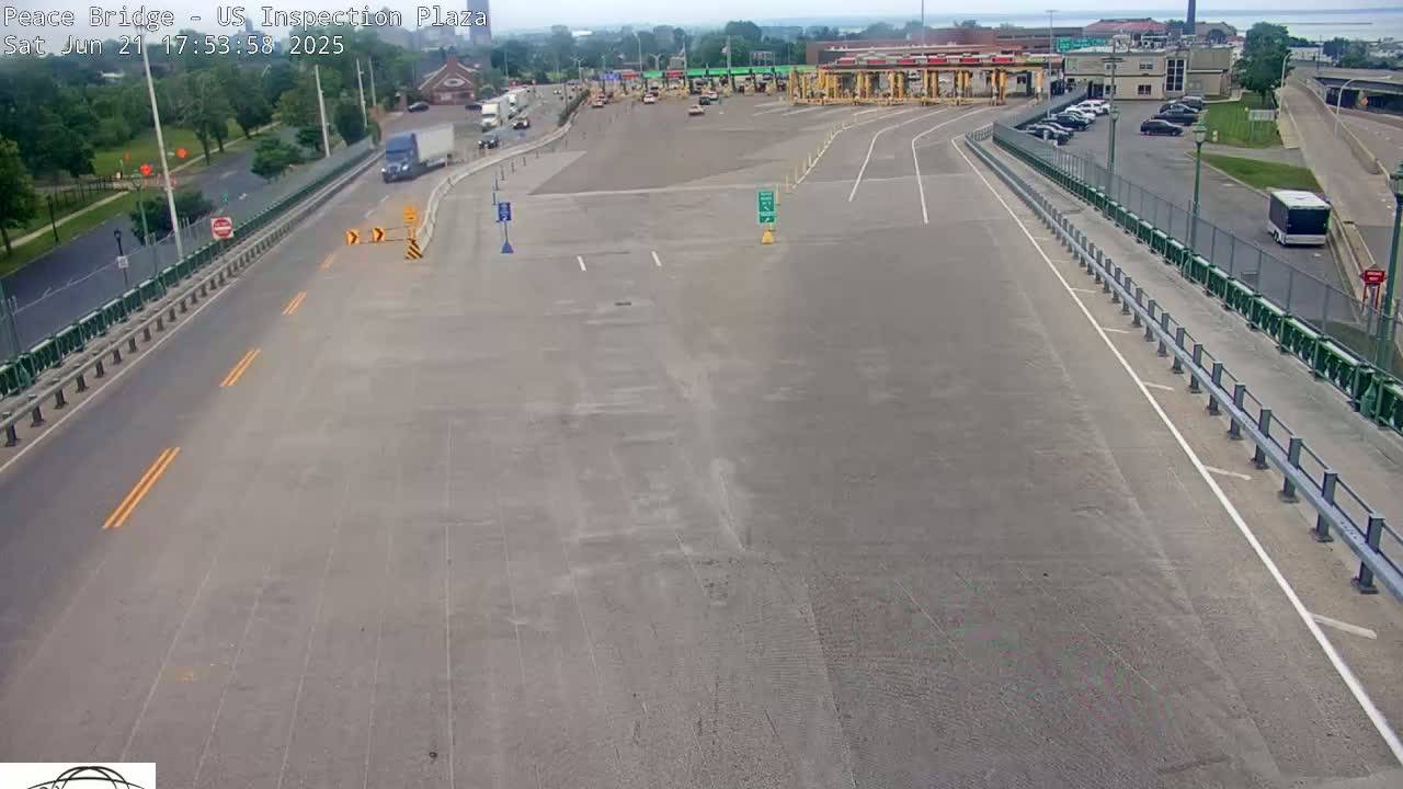 Buffalo, Peace Bridge USA Inspection Plaza & Lane Live Cam - Buffalo, Erie , Buffalo -Niagara Falls, New York, USA