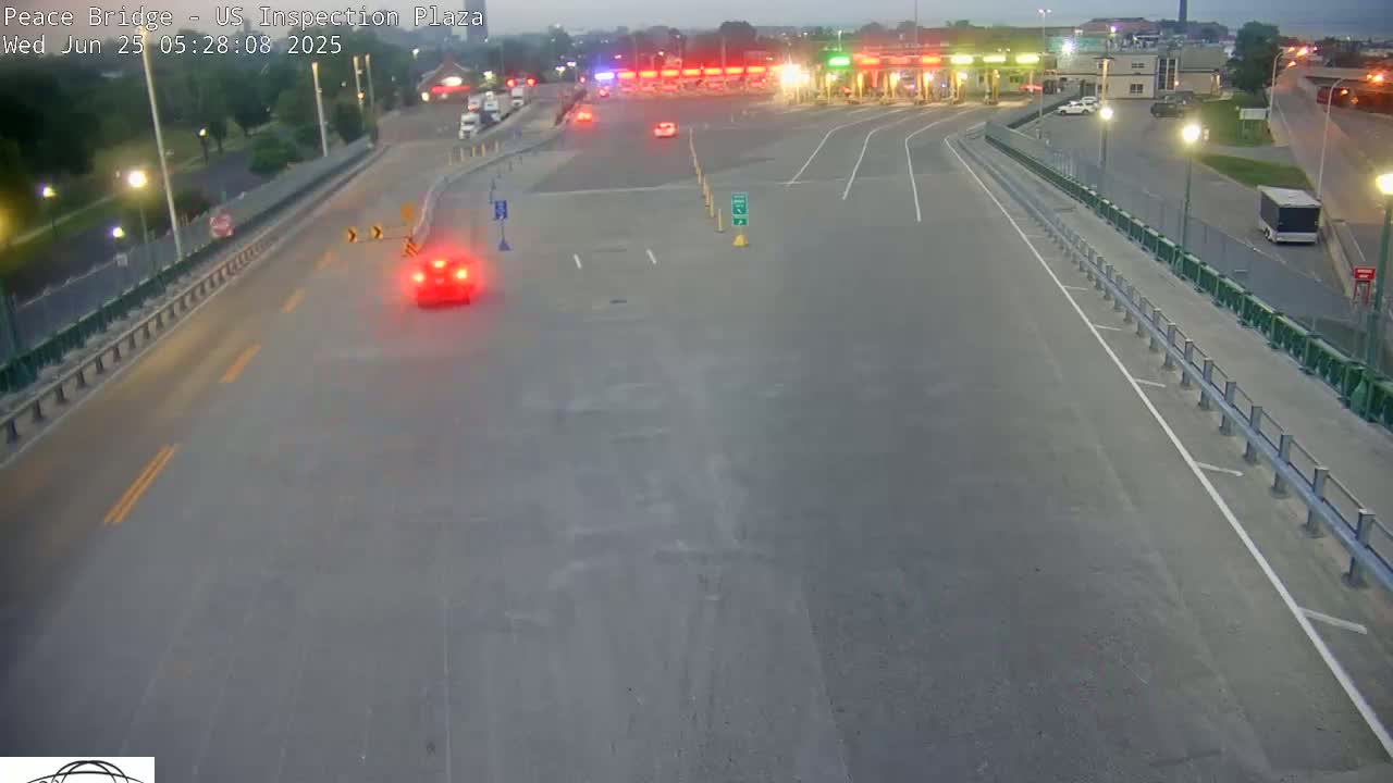 Buffalo, Peace Bridge USA Inspection Plaza & Lane Live Cam - Buffalo, Erie , Buffalo -Niagara Falls, New York, USA