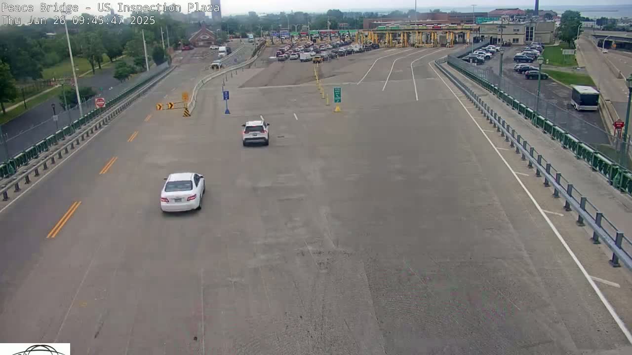 Buffalo, Peace Bridge USA Inspection Plaza & Lane Live Cam - Buffalo, Erie , Buffalo -Niagara Falls, New York, USA
