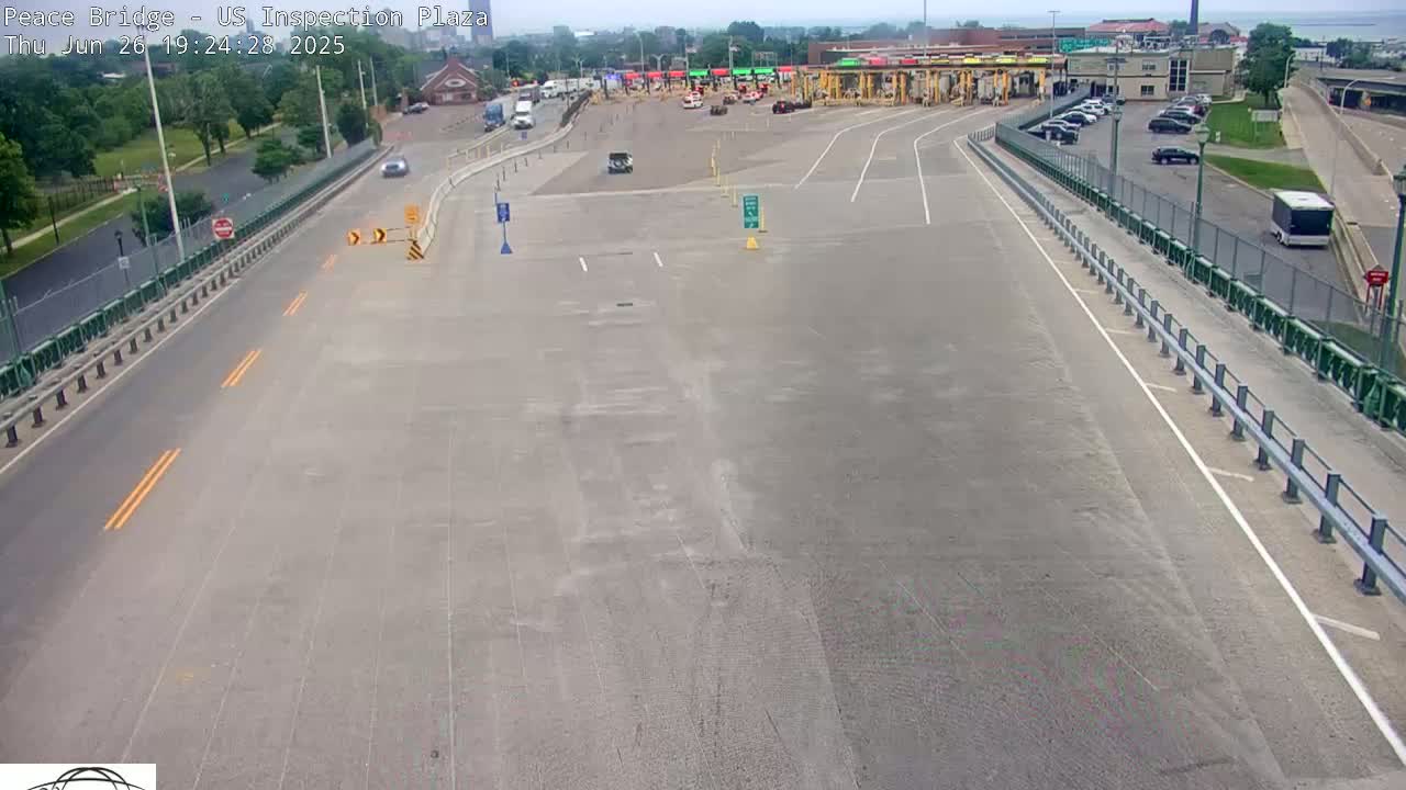 Buffalo, Peace Bridge USA Inspection Plaza & Lane Live Cam - Buffalo, Erie , Buffalo -Niagara Falls, New York, USA