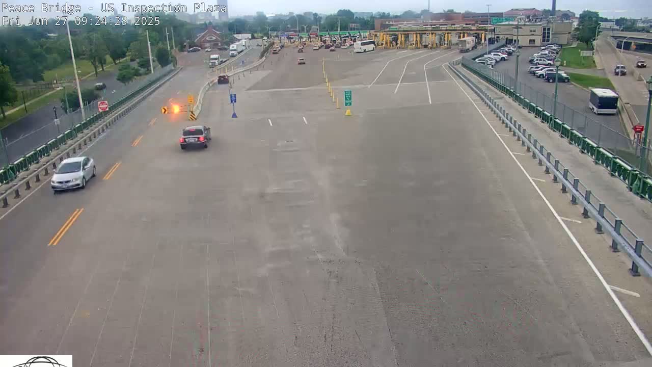 Buffalo, Peace Bridge USA Inspection Plaza & Lane Live Cam - Buffalo, Erie , Buffalo -Niagara Falls, New York, USA