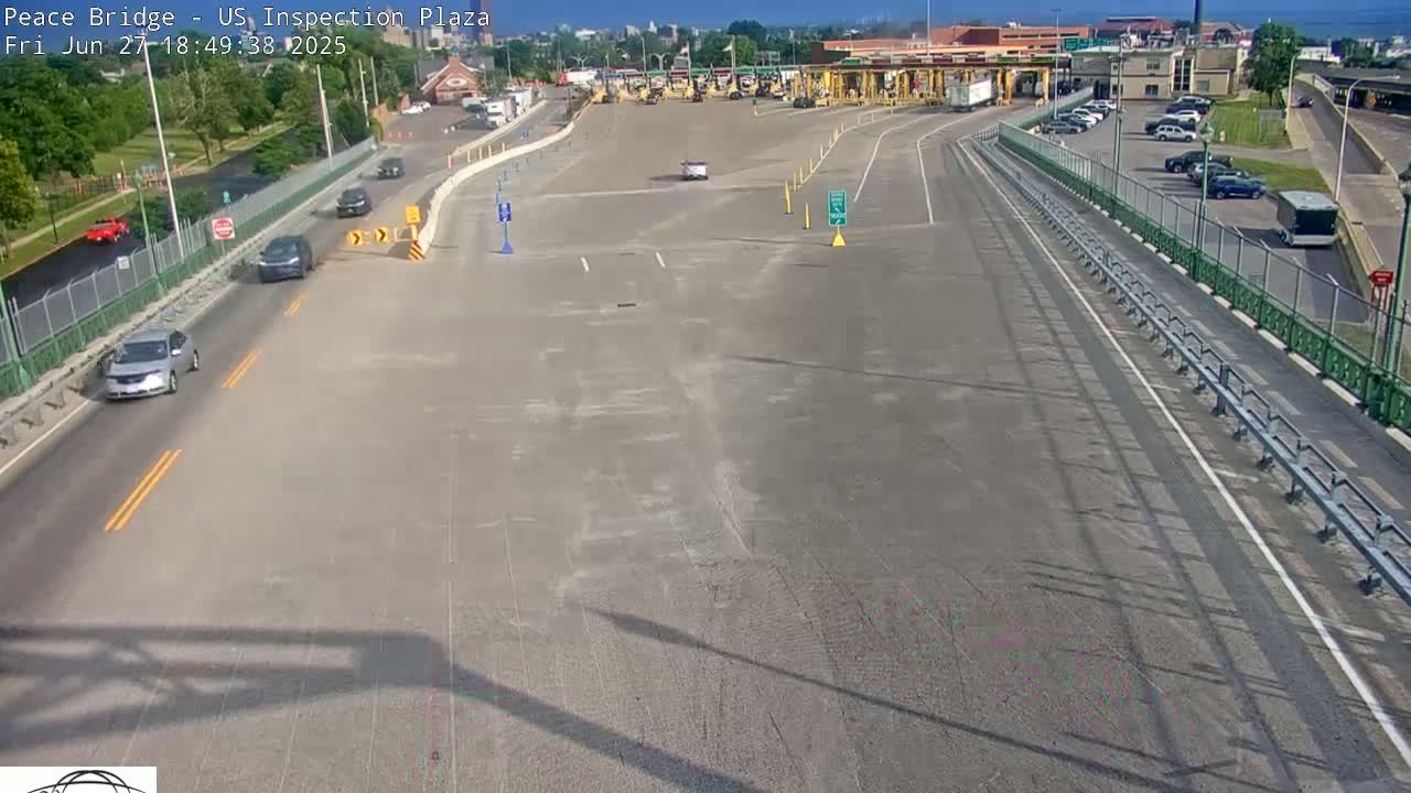 Buffalo, Peace Bridge USA Inspection Plaza & Lane Live Cam - Buffalo, Erie , Buffalo -Niagara Falls, New York, USA