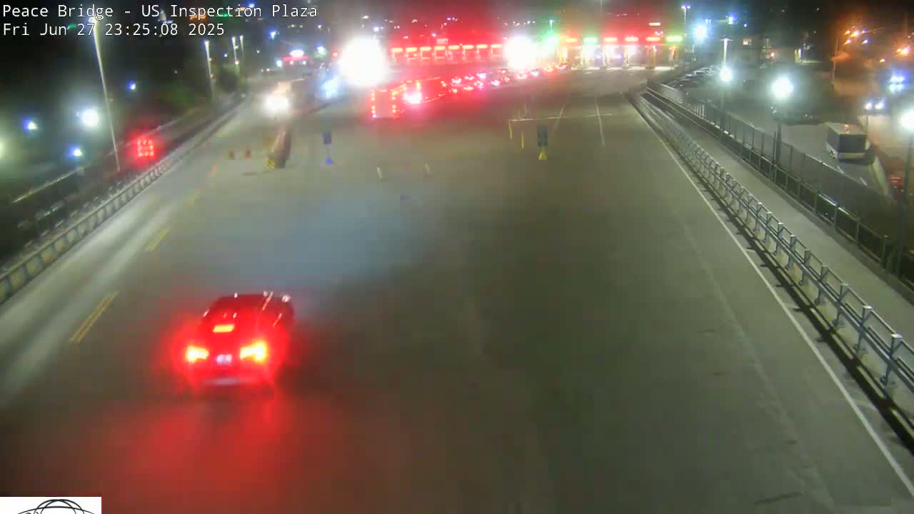 Buffalo, Peace Bridge USA Inspection Plaza & Lane Live Cam - Buffalo, Erie , Buffalo -Niagara Falls, New York, USA