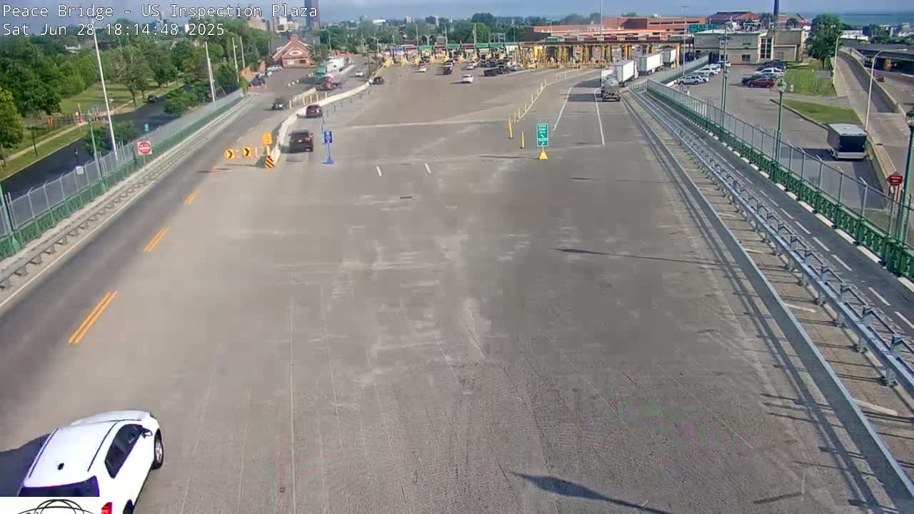 Buffalo, Peace Bridge USA Inspection Plaza & Lane Live Cam - Buffalo, Erie , Buffalo -Niagara Falls, New York, USA