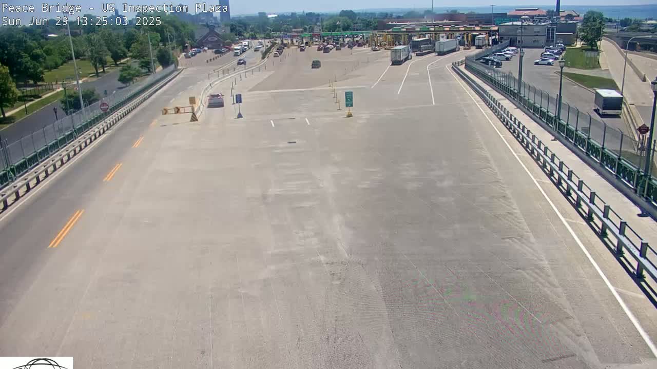 Buffalo, Peace Bridge USA Inspection Plaza & Lane Live Cam - Buffalo, Erie , Buffalo -Niagara Falls, New York, USA